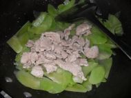 莴苣炒肉片