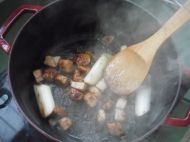 铸铁锅版香菇烧肉