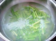 蒜薹炒鸡柳