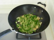 鸡蛋豆苗