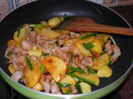 酸辣土豆炒肉