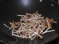 银耳茶树菇