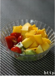 鲜虾芒果蜜乳沙拉