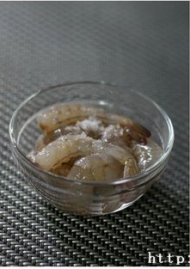 鲜虾芒果蜜乳沙拉