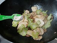 虾米炒鸡腿菇