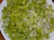 贝肉炒芹菜粒