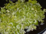 贝肉炒芹菜粒