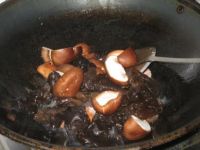 香菇黑木耳炒肉片