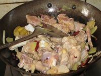 土豆毛豆胡萝卜鸡块