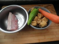 青椒炒油豆腐泡