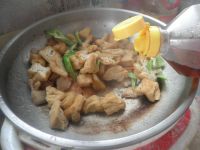 青椒炒油豆腐泡