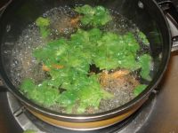 芹菜叶鸡蛋汤