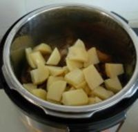 高压锅版排骨炖土豆