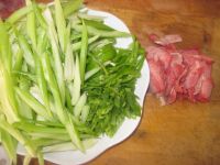 肉炒芹菜