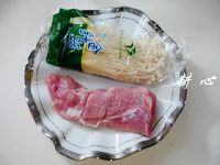 金针菇滚肉末汤