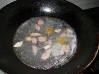 咸蛋肉片苋菜汤