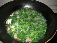 咸蛋肉片苋菜汤