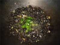 青辣椒紫苏炒田螺