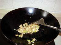 鸡腿菇炒芹菜