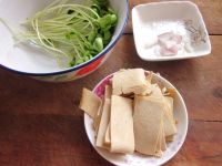 黑豆苗炒千张
