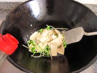 黑豆苗炒千张