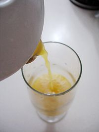 鲜榨黄西瓜汁