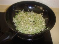 韭菜炒绿豆芽