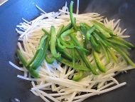 清炒土豆圆椒丝