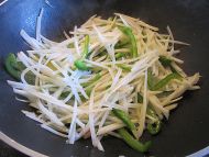 清炒土豆圆椒丝