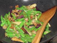 青椒茄子炒肉