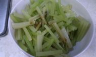 芹菜拌豆芽