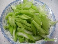 腊肉炒芹菜