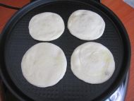 电饼铛烙五香发面饼