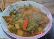 青椒胡萝卜炖土豆
