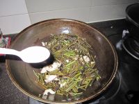 肉丝炒蕨菜