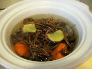 茶树菇乌鸡汤