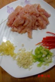 银芽炒鸡柳