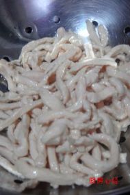 银芽炒鸡柳