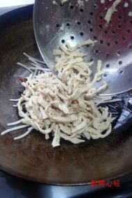 银芽炒鸡柳