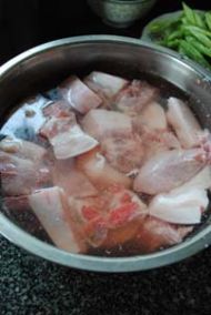 鹌鹑蛋红烧肉