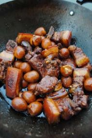 鹌鹑蛋红烧肉
