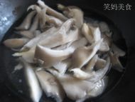 肉片炒平菇