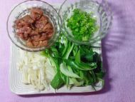 油菜金针菇肉片汤