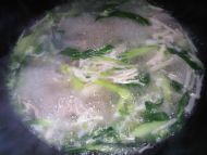 油菜金针菇肉片汤