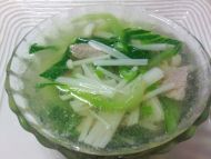 油菜金针菇肉片汤