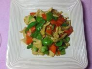 青椒胡萝卜炒鸡肉