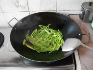 蒜苔肉丝