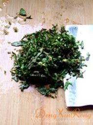 苦菜鸡蛋饼