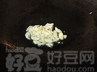 荷兰豆炒鱼饼