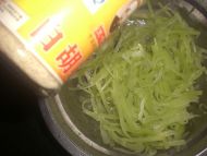 凉拌莴苣丝